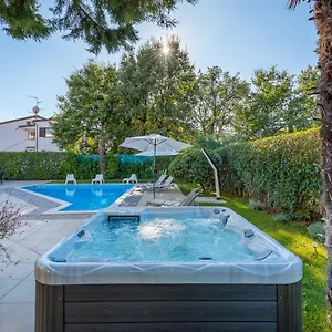 https://villa-martimar-porec.in-istria.net